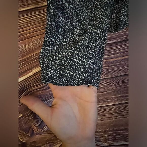 Express Blue Pebbled Long Sleeved Crop Top. Size Large - Picture 4 of 8